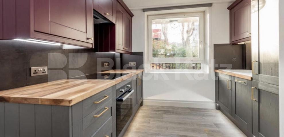 			LET , 3 Bedroom, 1 bath, 1 reception Apartment			 Whites Grounds Estate, London Bridge
