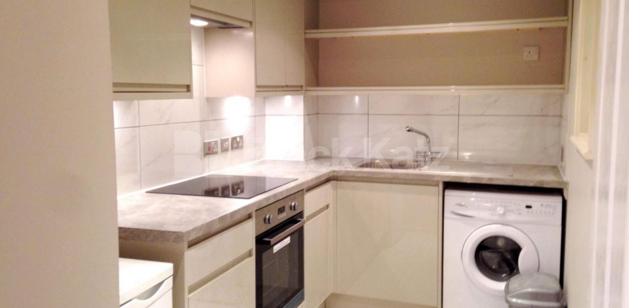 			 UNDER OFFER, 3 Bedroom, 1 bath, 1 reception Apartment			 Westminster Bridge House, Westminster Bridge Road, SE1 , Waterloo  