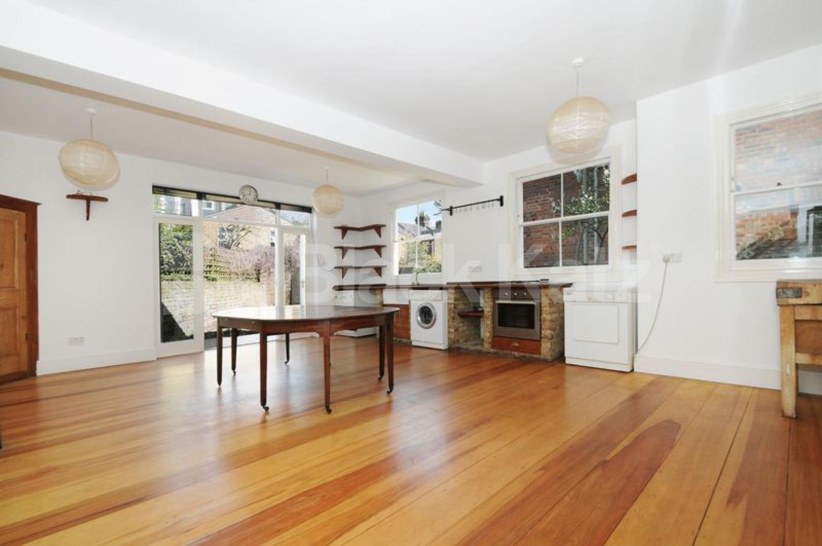 			4 Bedroom, 1 bath, 1 reception House			 Roxwell Road, Shepherds Bush