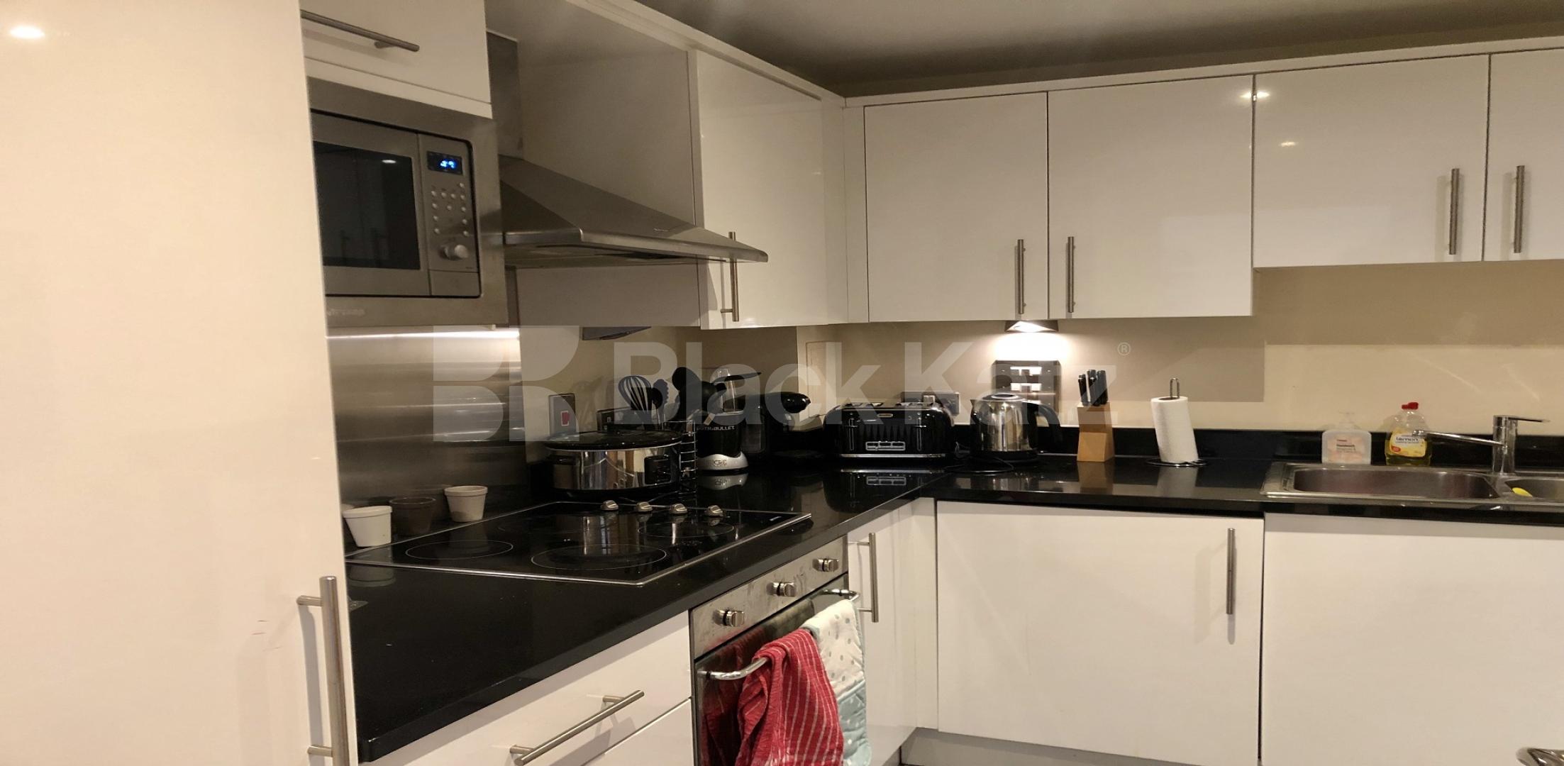 			LET  , 1 Bedroom, 1 bath, 1 reception Apartment			 Long Lane, London Bridge