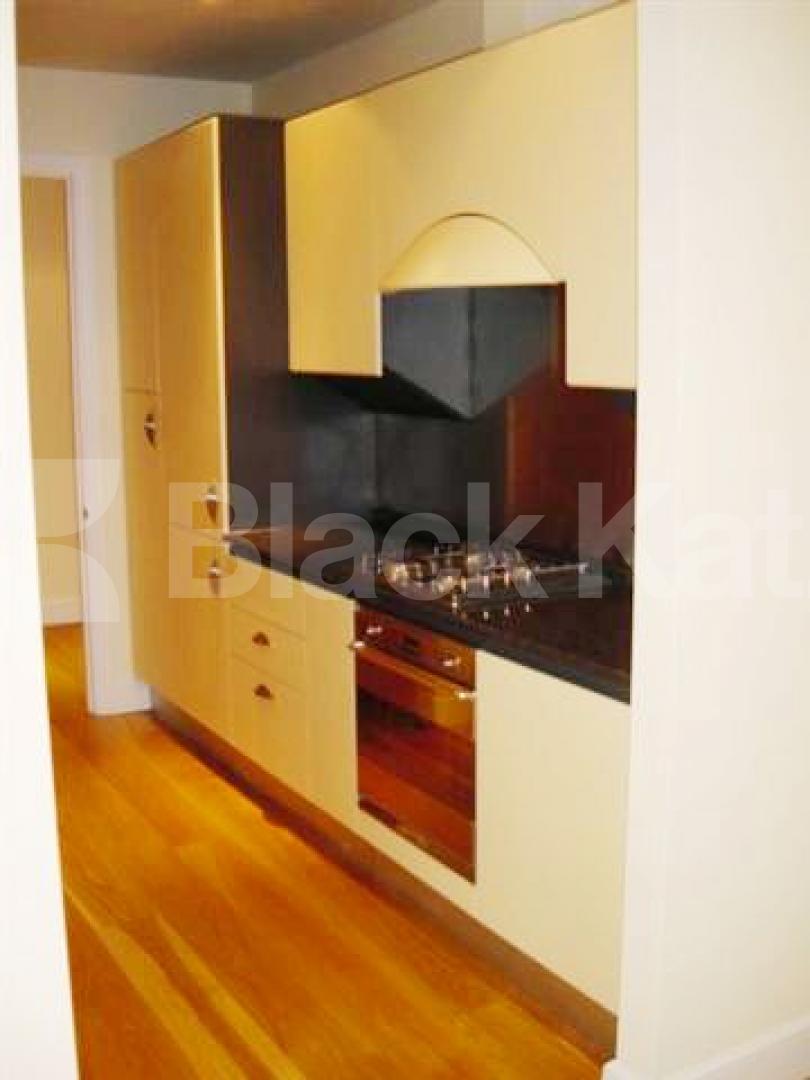 			NEW INSTRUCTION, 2 Bedroom, 1 bath, 1 reception Apartment			 Eaton House Westferry Circus, Canary Wharf 