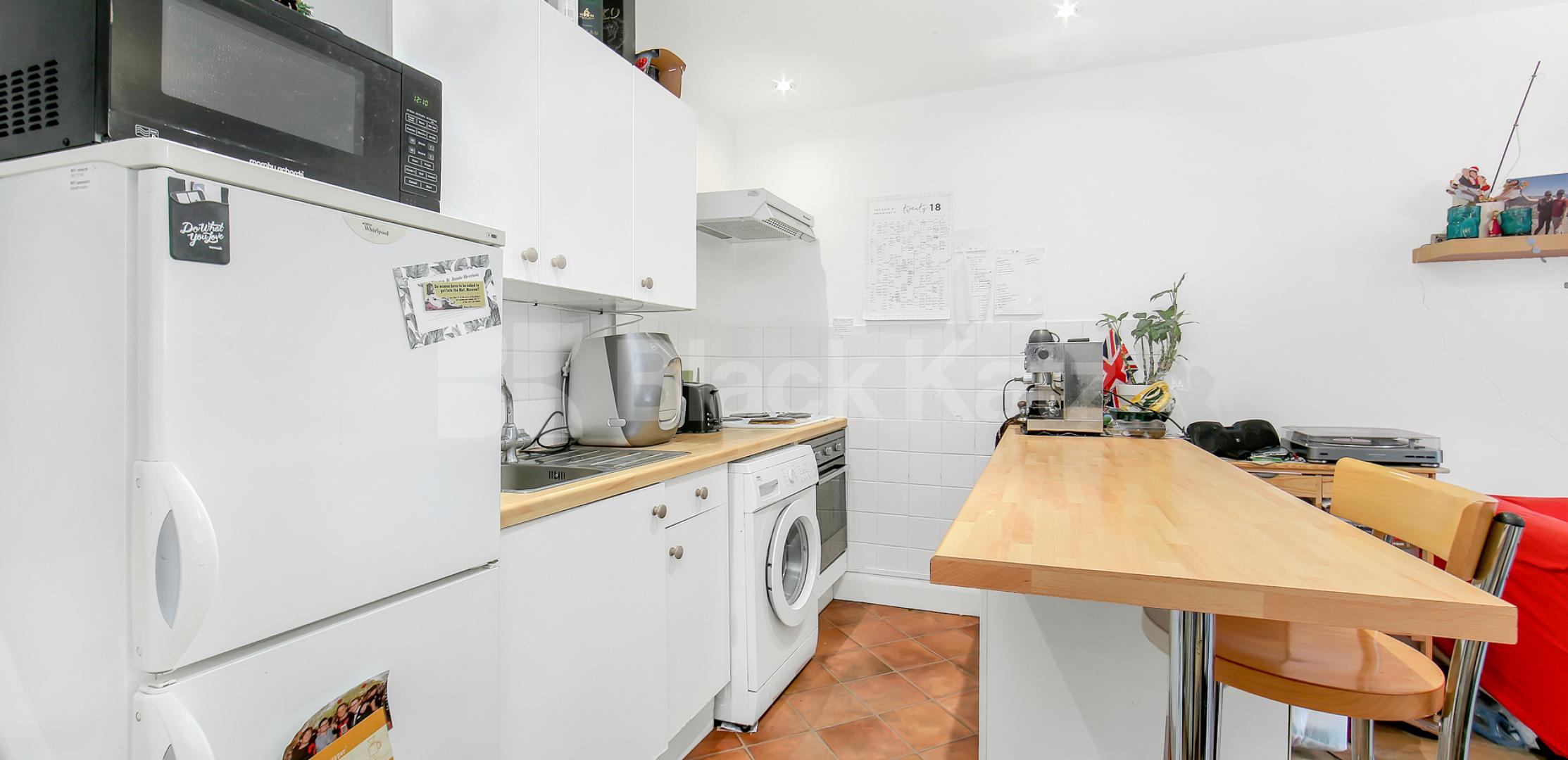 			UNDER OFFER , 1 Bedroom, 1 bath, 1 reception Apartment			 Stonhouse Street, Clapham High Street