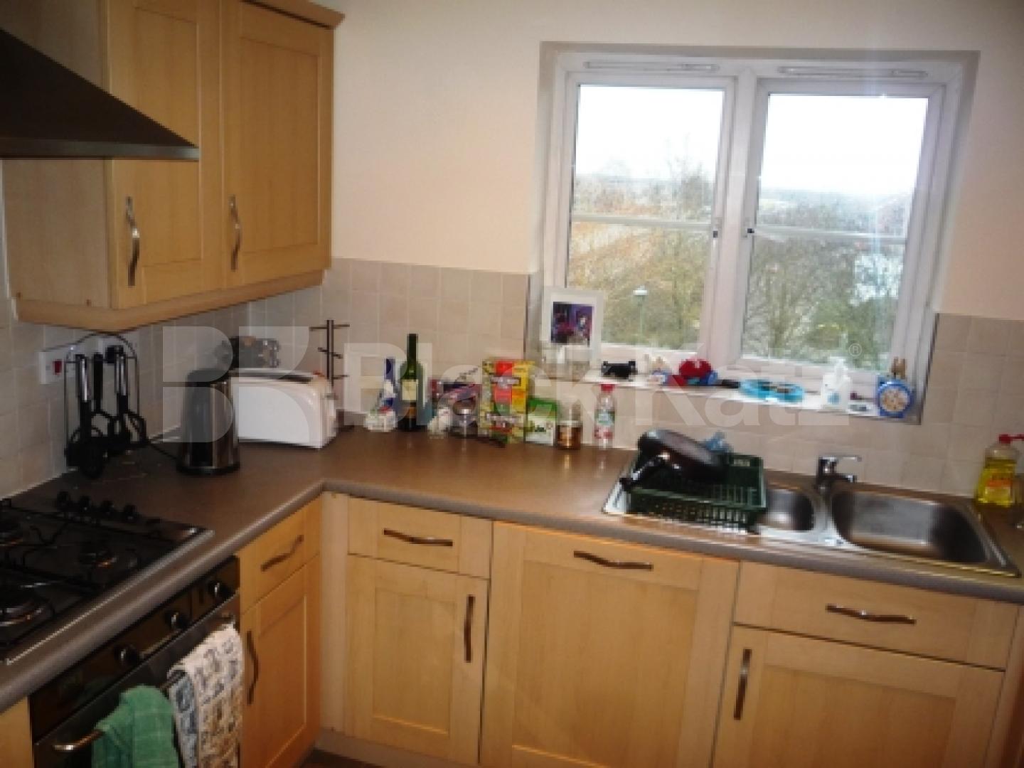 			NEW INSTRUCTION! Includes Water!, 2 Bedroom, 1 bath, 1 reception Flat			 Briar Close, East Finchley