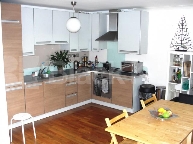 			2 Bedroom, 1 bath, 1 reception Penthouse			 Crown Place Apartment, Varcoe Road, Bermondsey