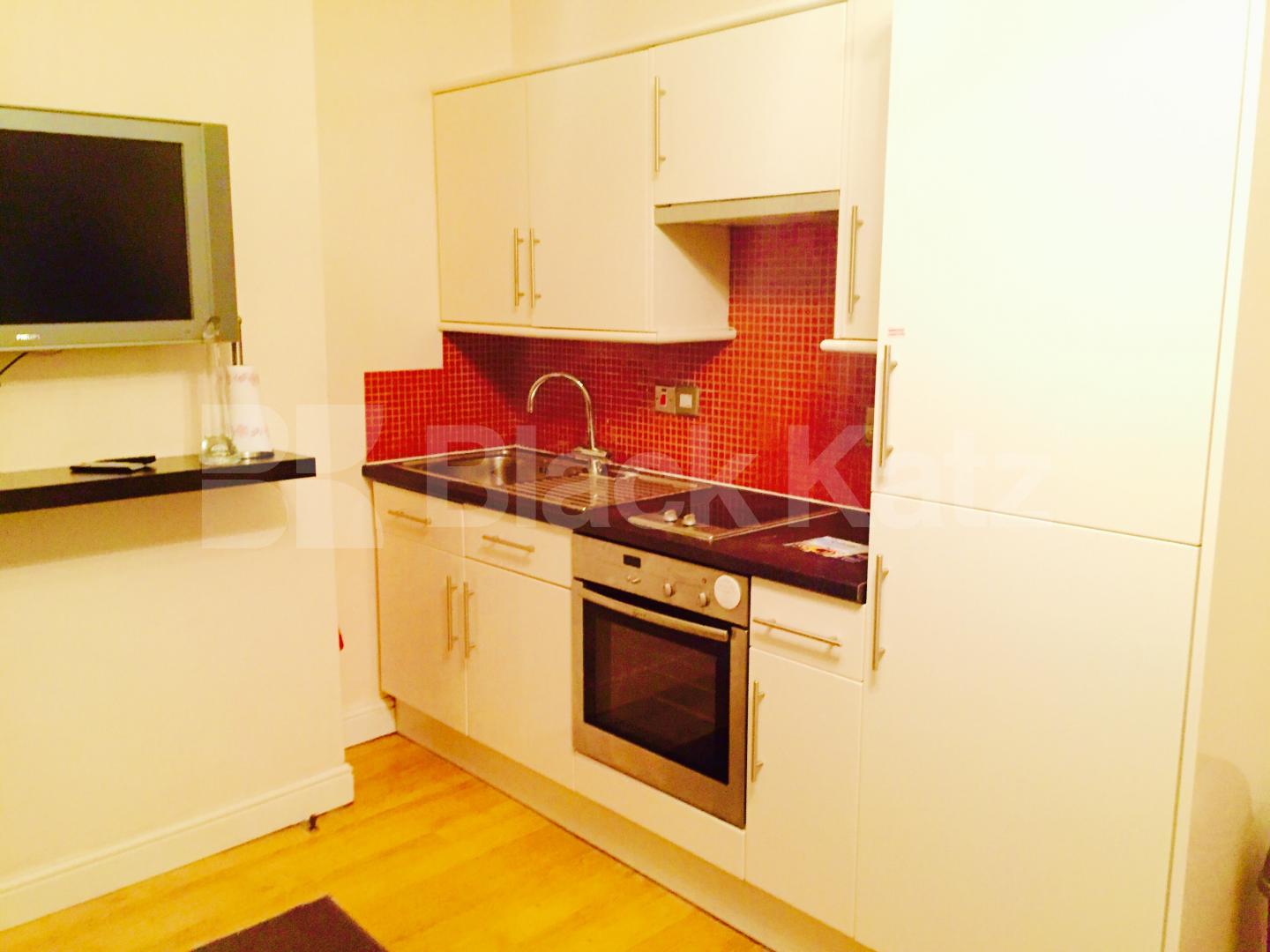			UNDER OFFER, 2 Bedroom, 1 bath, 1 reception Apartment			 Grayshott Road, Clapham Junction