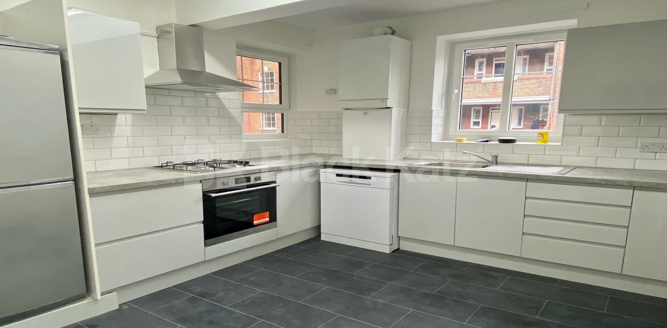 			LET , 3 Bedroom, 1 bath, 1 reception Apartment			 Kennings Way, Kennington