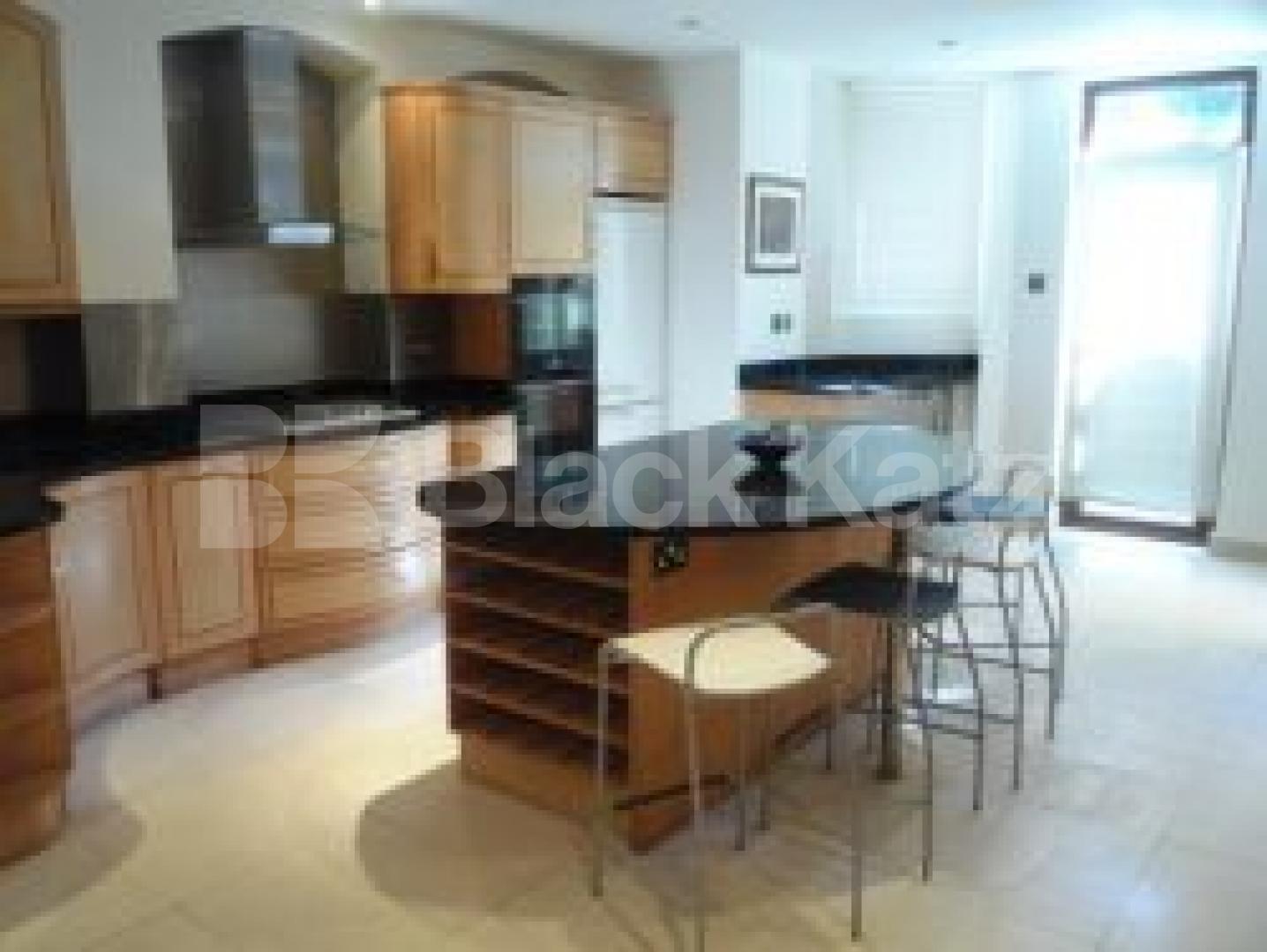 			3 Bedroom, 1 bath, 1 reception Maisonette			 Avenue Road, CROUCH END