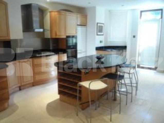 			3 Bedroom, 1 bath, 1 reception Maisonette			 Avenue Road, CROUCH END