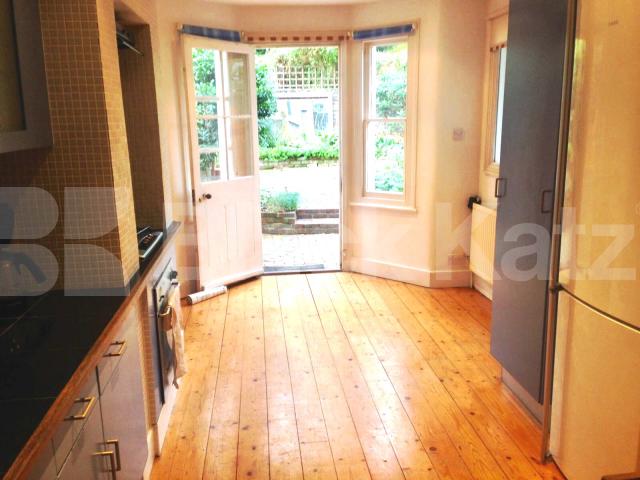 			NEW INSTRUCTION, 4 Bedroom, 1 bath, 1 reception House			 Rosebery Road, Clapham Park