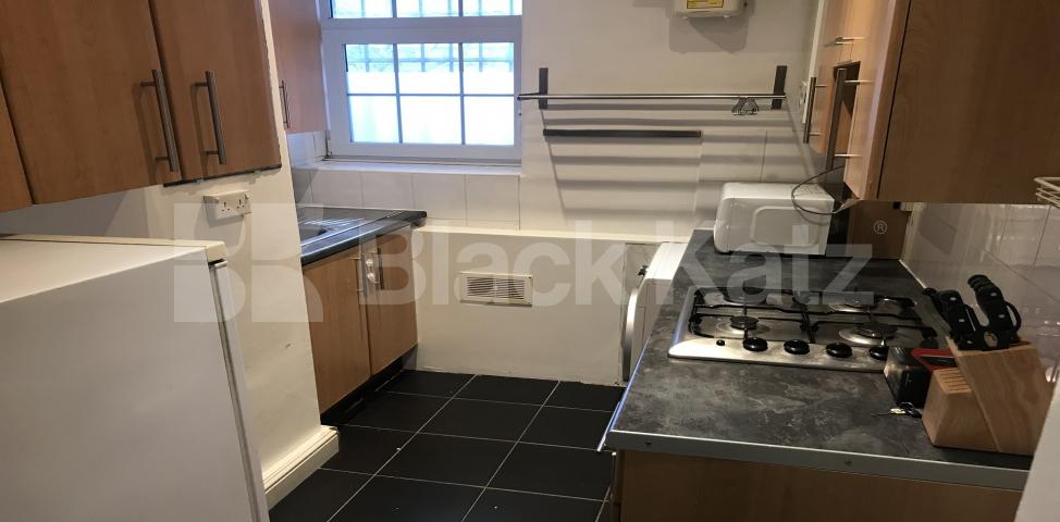 			LET, 2 Bedroom, 1 bath, 0 reception Apartment			 Hankey Place, London Bridge