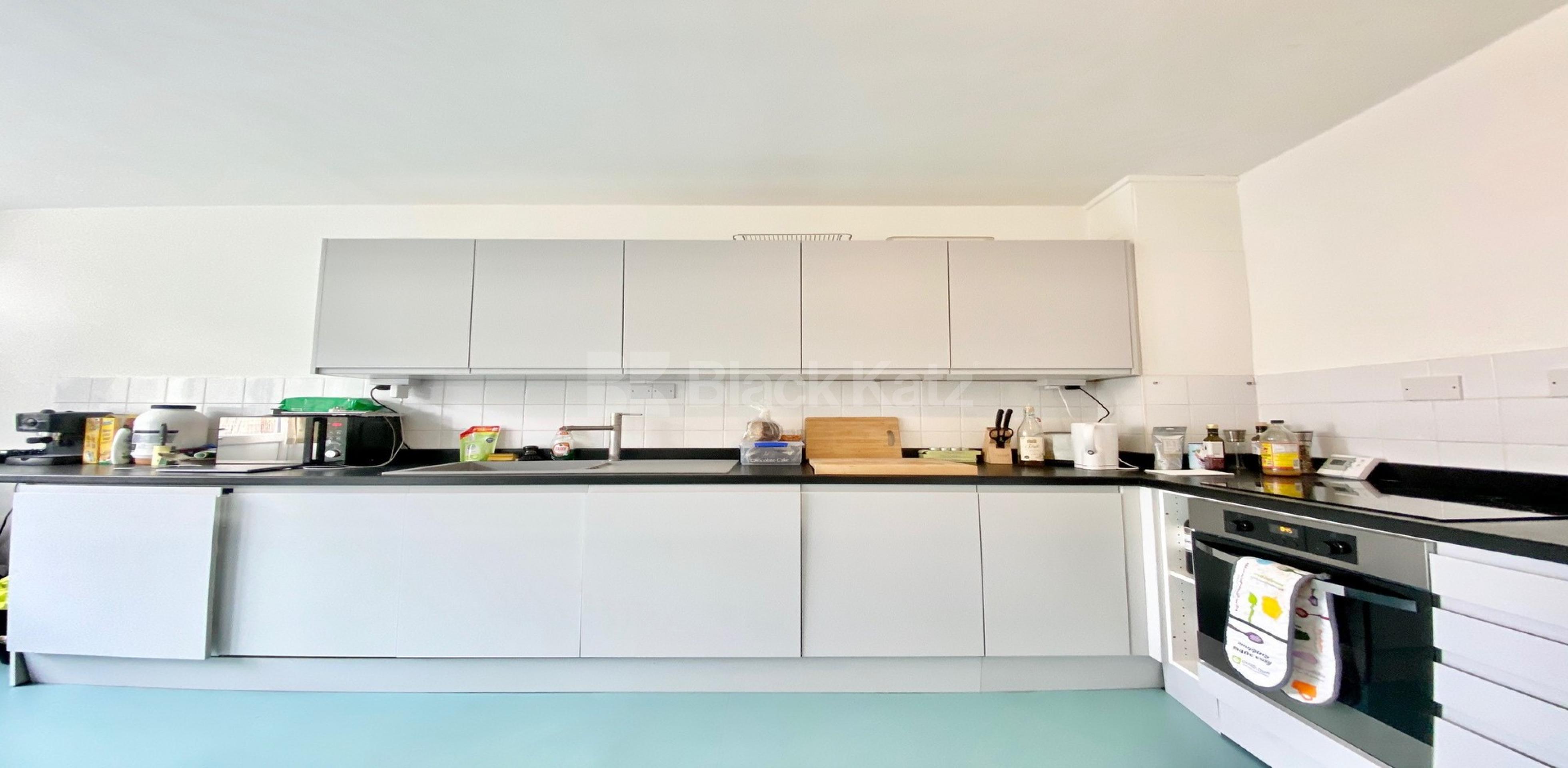 			PERFECT FOR 4 SHARERS!, 4 Bedroom, 1 bath, 1 reception House			 KINGSLAND ROAD, DALSTON-HAGGERSTON-SHOREDITCH E2