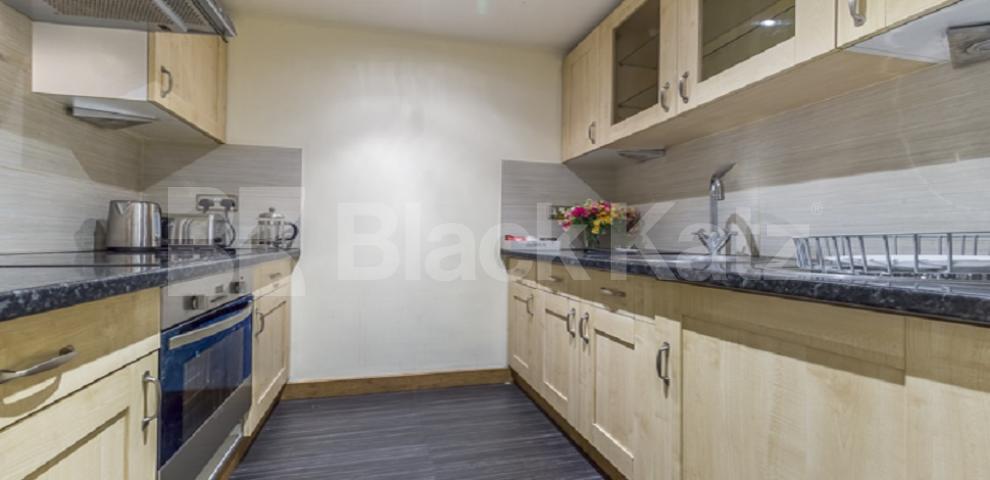 			LET , 1 Bedroom, 1 bath, 1 reception Apartment			 Blackfriars Road, Southwark