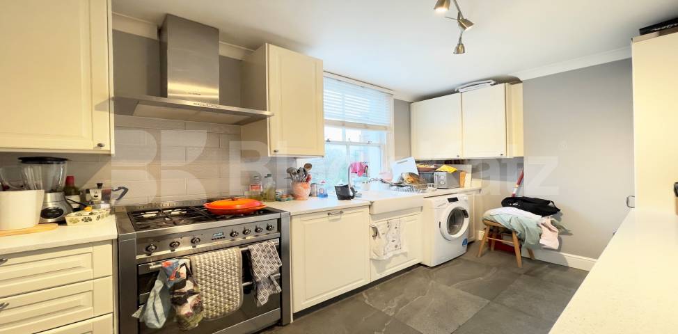 Stunning triplex period conversion with roof terrace  Clapham Road, Clapham North