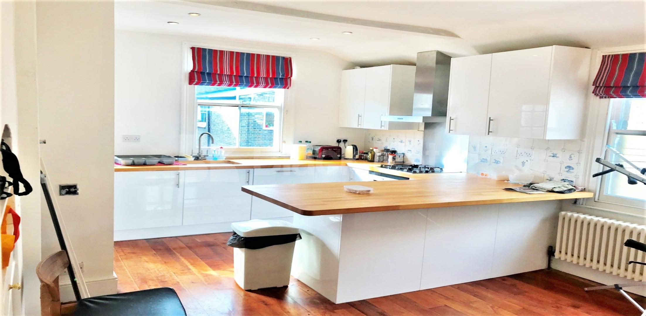 			3 Bedroom, 1 bath, 1 reception Flat			 Ormiston Grove, SHEPHERDS BUSH