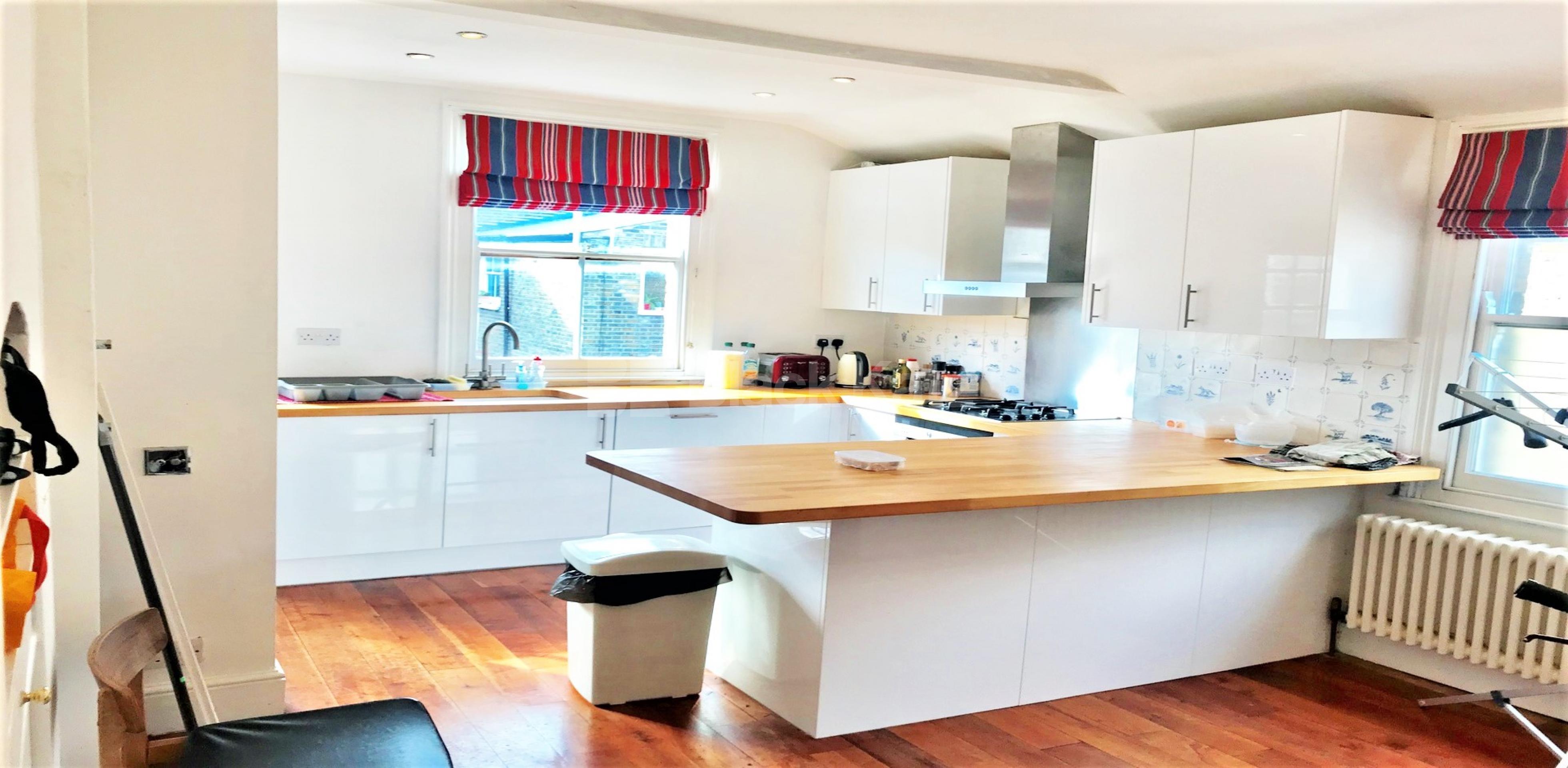 			3 Bedroom, 1 bath, 1 reception Flat			 Ormiston Grove, SHEPHERDS BUSH W12