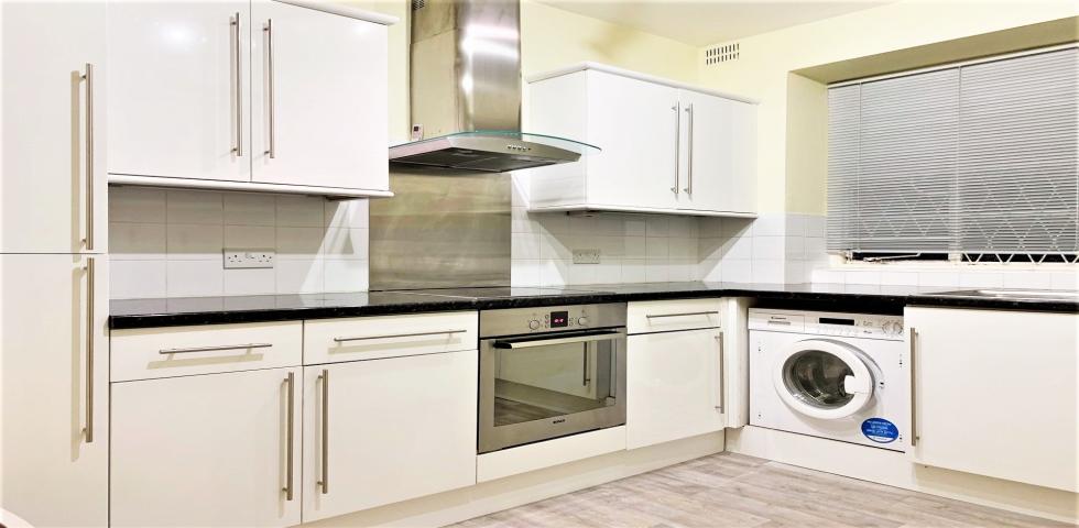 			2 Bedroom, 1 bath, 1 reception Flat			 Kingswood Court, West End Lane, WEST HAMPSTEAD