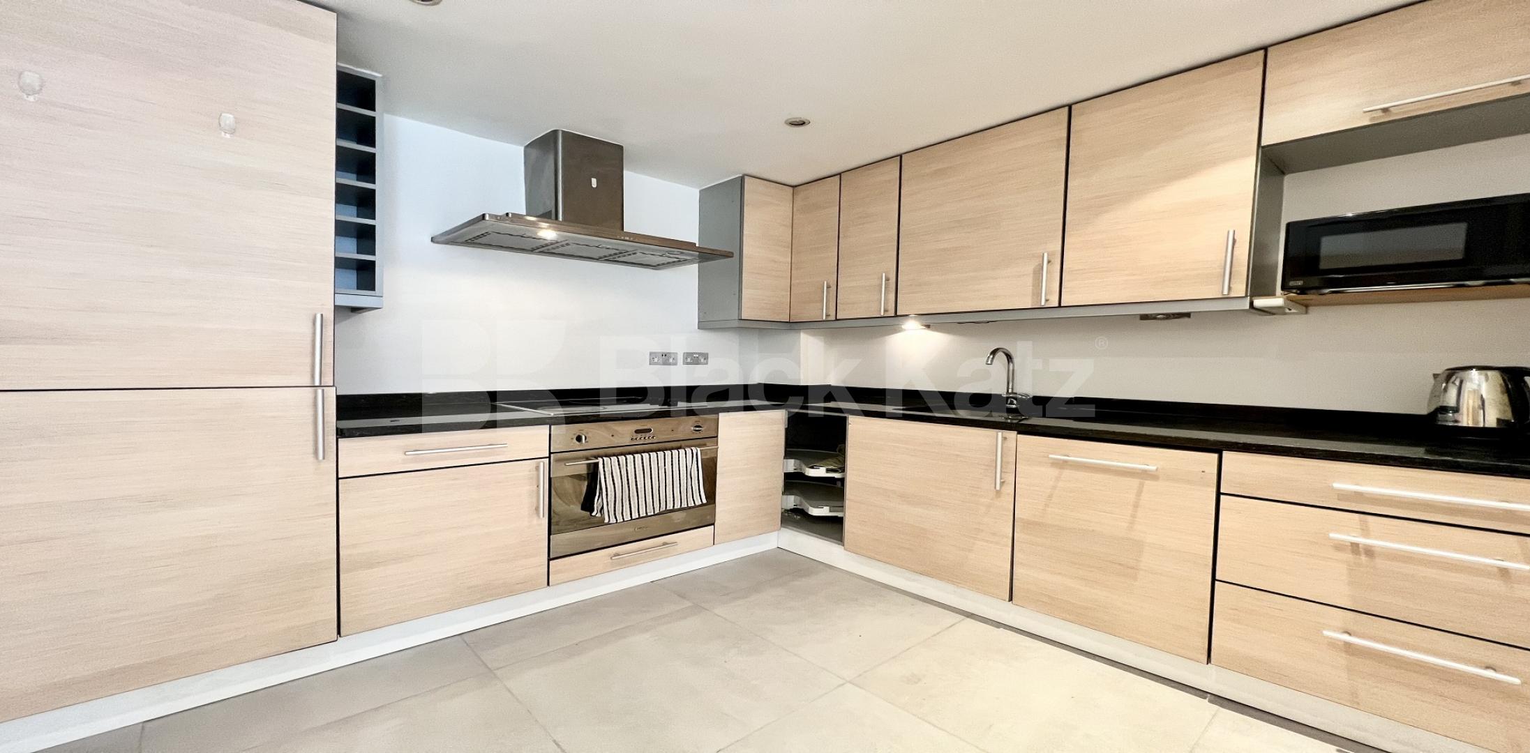			2 Bedroom, 2 bath, 1 reception Apartment			 Marshalsea Road, Borough