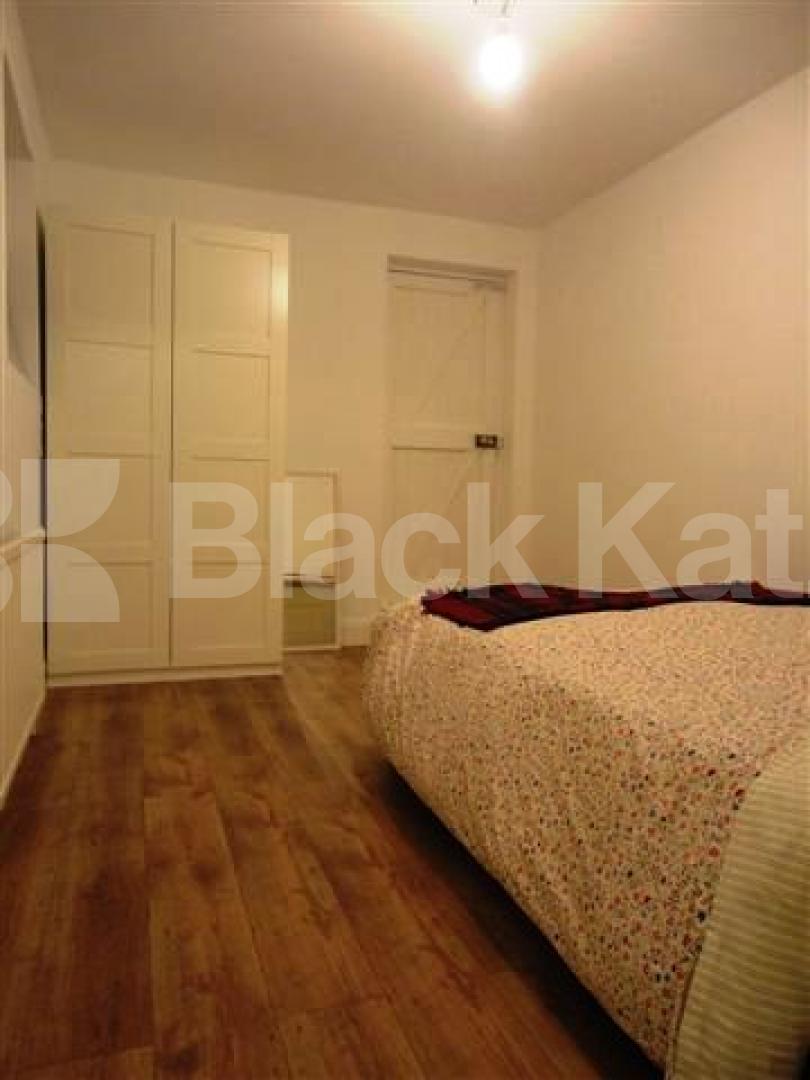 			FANTASTIC ONE BED!, 1 Bedroom, 1 bath, 1 reception Flat			 Kingsland Road , DALSTON