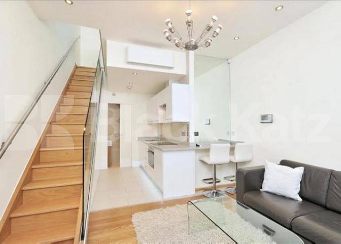 			NEW INSTRUCTION A MUST SEE!!!, 1 Bedroom, 1 bath, 1 reception Mews House			 Leeke Street, KINGS CROSS 