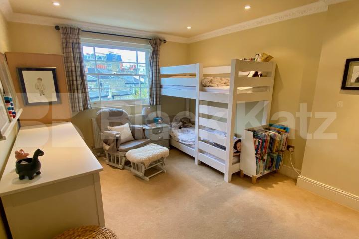 Duplex apartment offering size, quality & location  Lupus Street, Pimlico