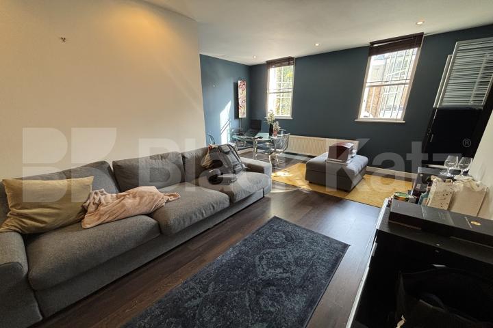 Stunning apartment offering  786 Sq.Ft. of living space & 24 Hr. Concierge  Lumiere Apartments, St Johns Hill, Clapham Junction