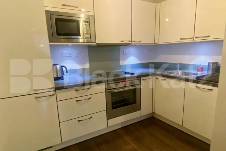 Stunning apartment offering  786 Sq.Ft. of living space & 24 Hr. Concierge  Lumiere Apartments, St Johns Hill, Clapham Junction