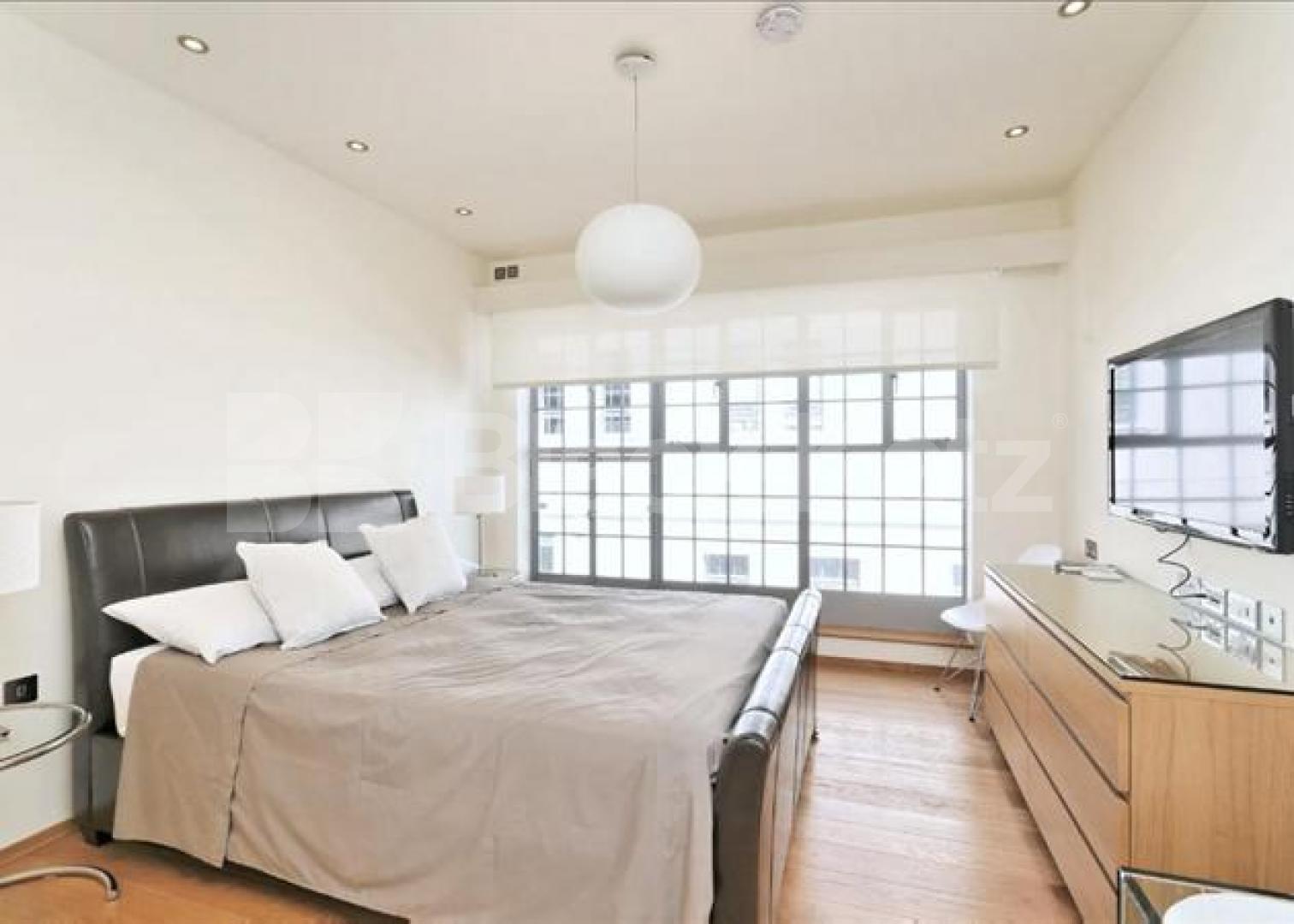 			NEW INSTRUCTION A MUST SEE!!!, 1 Bedroom, 1 bath, 1 reception Mews House			 Leeke Street, KINGS CROSS 