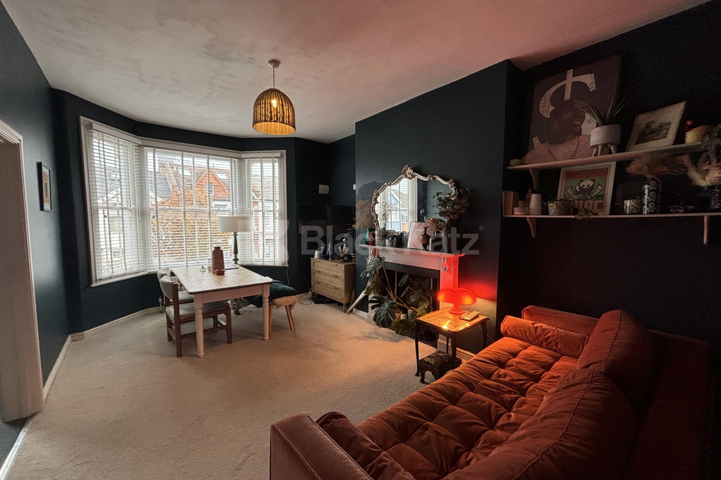 Stylish, bright & airy & contemporary period conversion  Lucien Road, tooting Broadway SW17