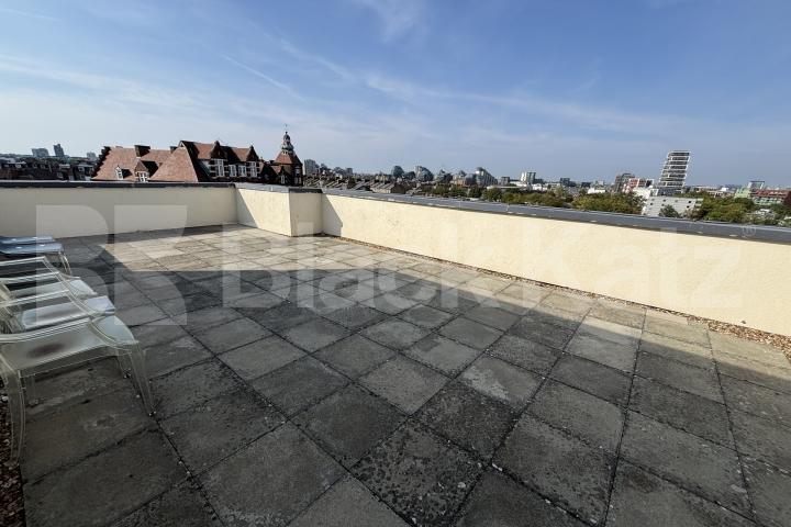 Stunning apartment offering  786 Sq.Ft. of living space & 24 Hr. Concierge  Lumiere Apartments, St Johns Hill, Clapham Junction