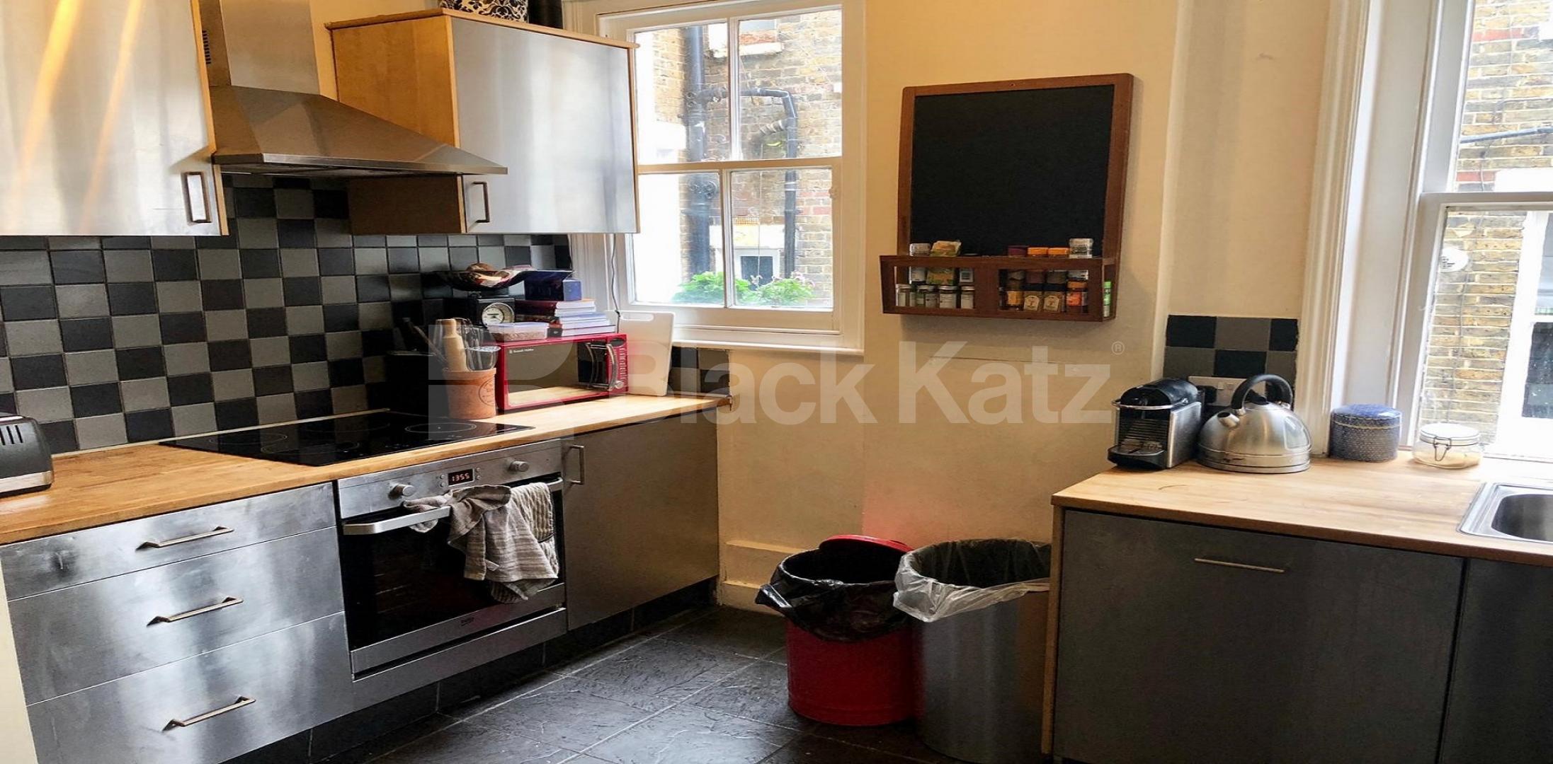 			LET , 3 Bedroom, 1 bath, 1 reception Apartment			 Latchmere Road, Clapham Junction