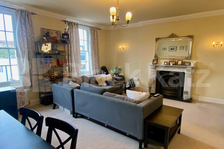 Duplex apartment offering size, quality & location  Lupus Street, Pimlico