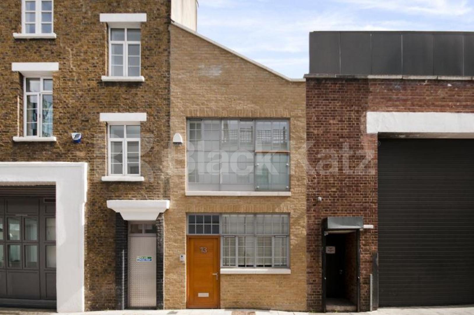 			NEW INSTRUCTION A MUST SEE!!!, 1 Bedroom, 1 bath, 1 reception Mews House			 Leeke Street, KINGS CROSS 
