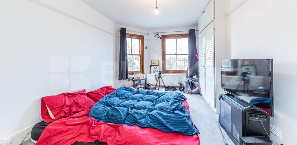 			NEW INSTRUCTION!, 2 Bedroom, 1 bath, 1 reception Flat			 Glebe Road, Crouch End