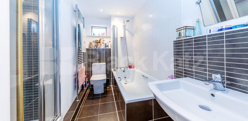 			1 Bedroom, 1 bath, 1 reception Flat			 Womersley Road, CROUCH END