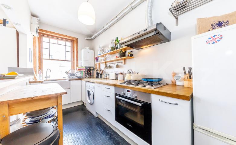 			2 Bedroom, 1 bath, 1 reception Flat			 Glebe Road, CROUCH END
