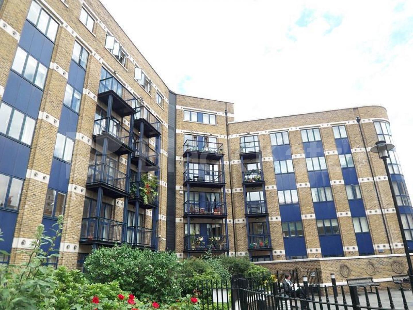 			UNDER OFFER, 1 Bedroom, 1 bath, 1 reception Apartment			 Bishops Court  20 Lamb Street, Spitalfields 