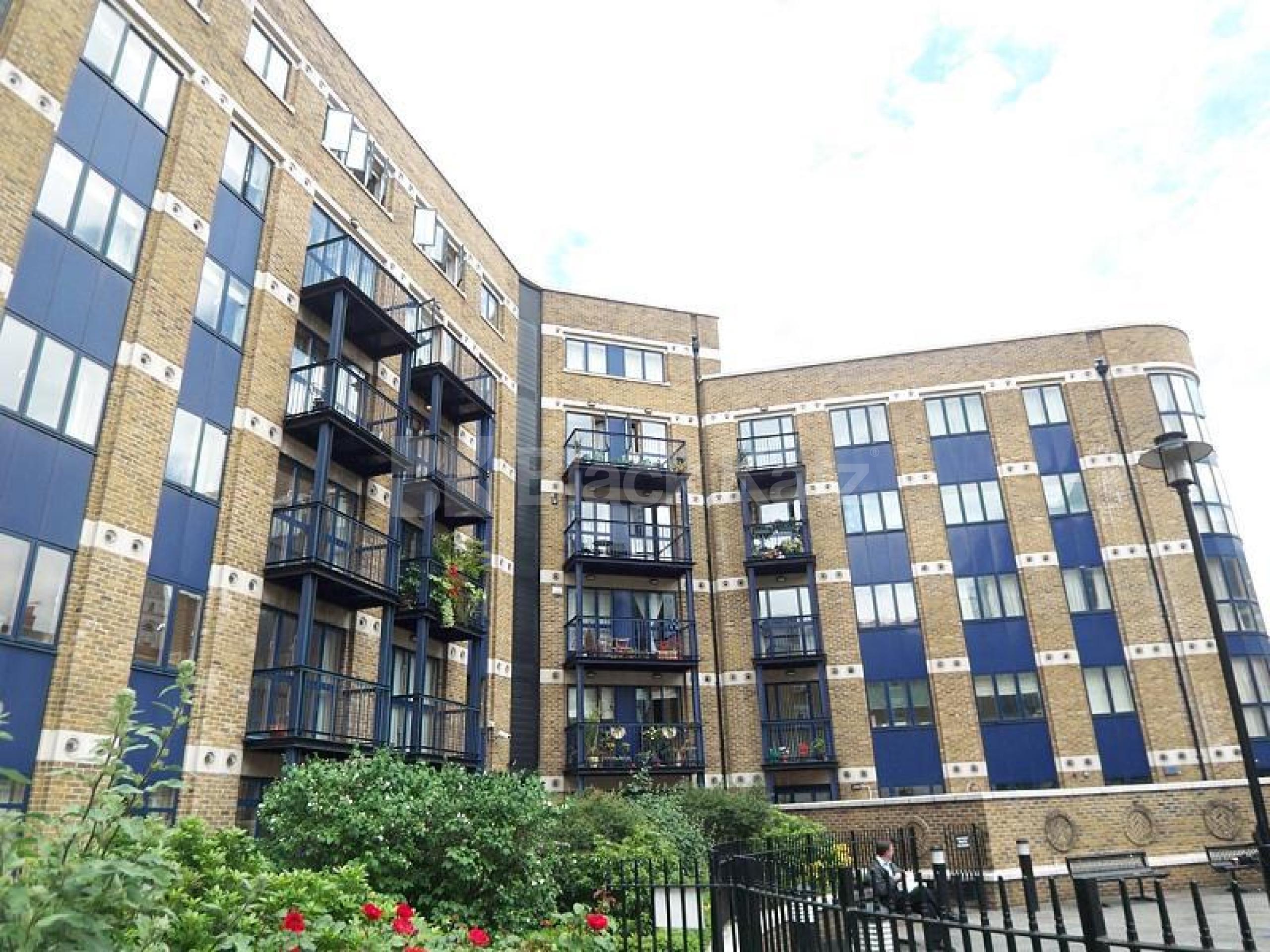 			UNDER OFFER, 1 Bedroom, 1 bath, 1 reception Apartment			 Bishops Court  20 Lamb Street, Spitalfields  E1