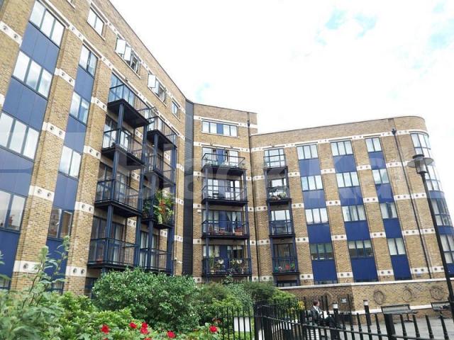 			UNDER OFFER, 1 Bedroom, 1 bath, 1 reception Apartment			 Bishops Court  20 Lamb Street, Spitalfields 