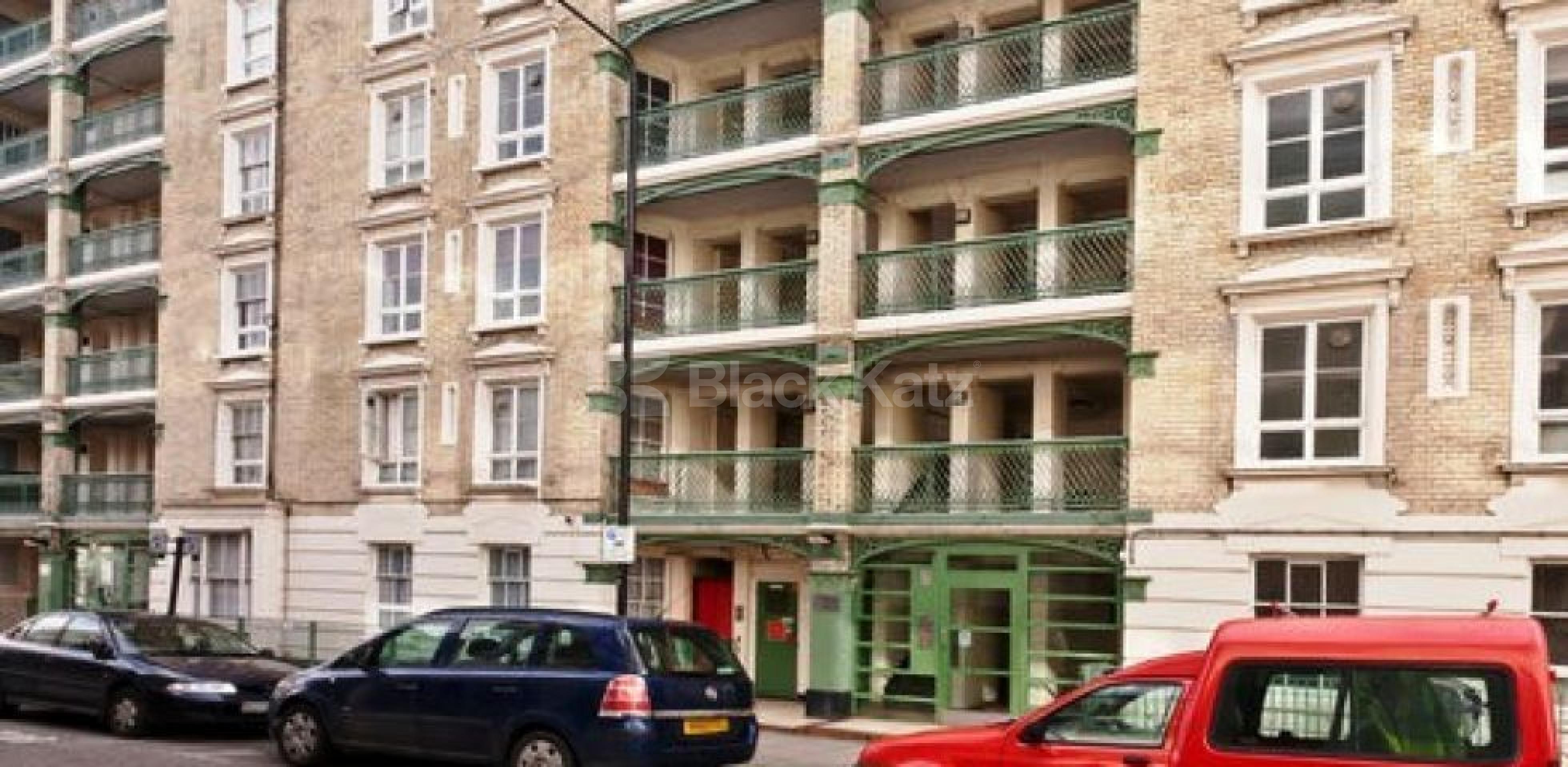 			IDEAL FOR 2 SHARERS!, 1 Bedroom, 1 bath, 1 reception Flat			 Britannia Street, KINGS CROSS-RUSSELL SQUARE WC1X