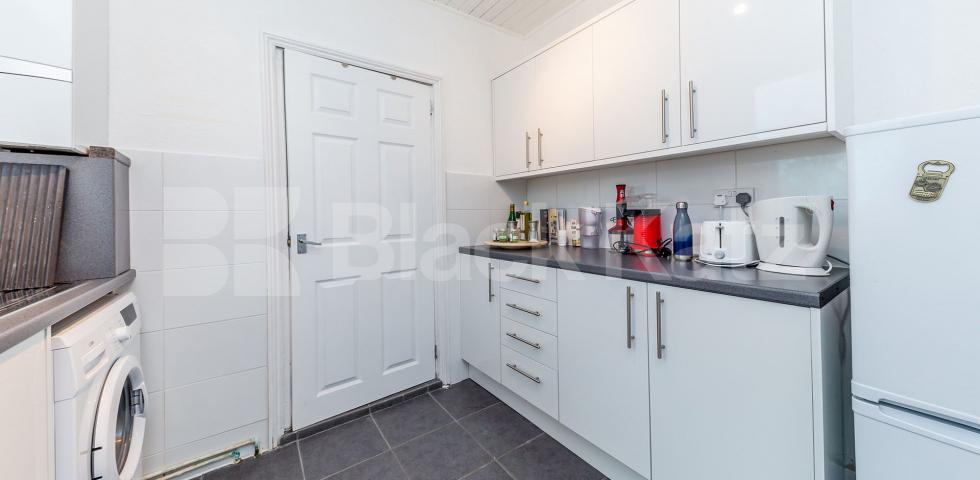 			1 Bedroom, 1 bath, 1 reception Ground Floor Flat			 Firs Avenue , Muswell Hill N10