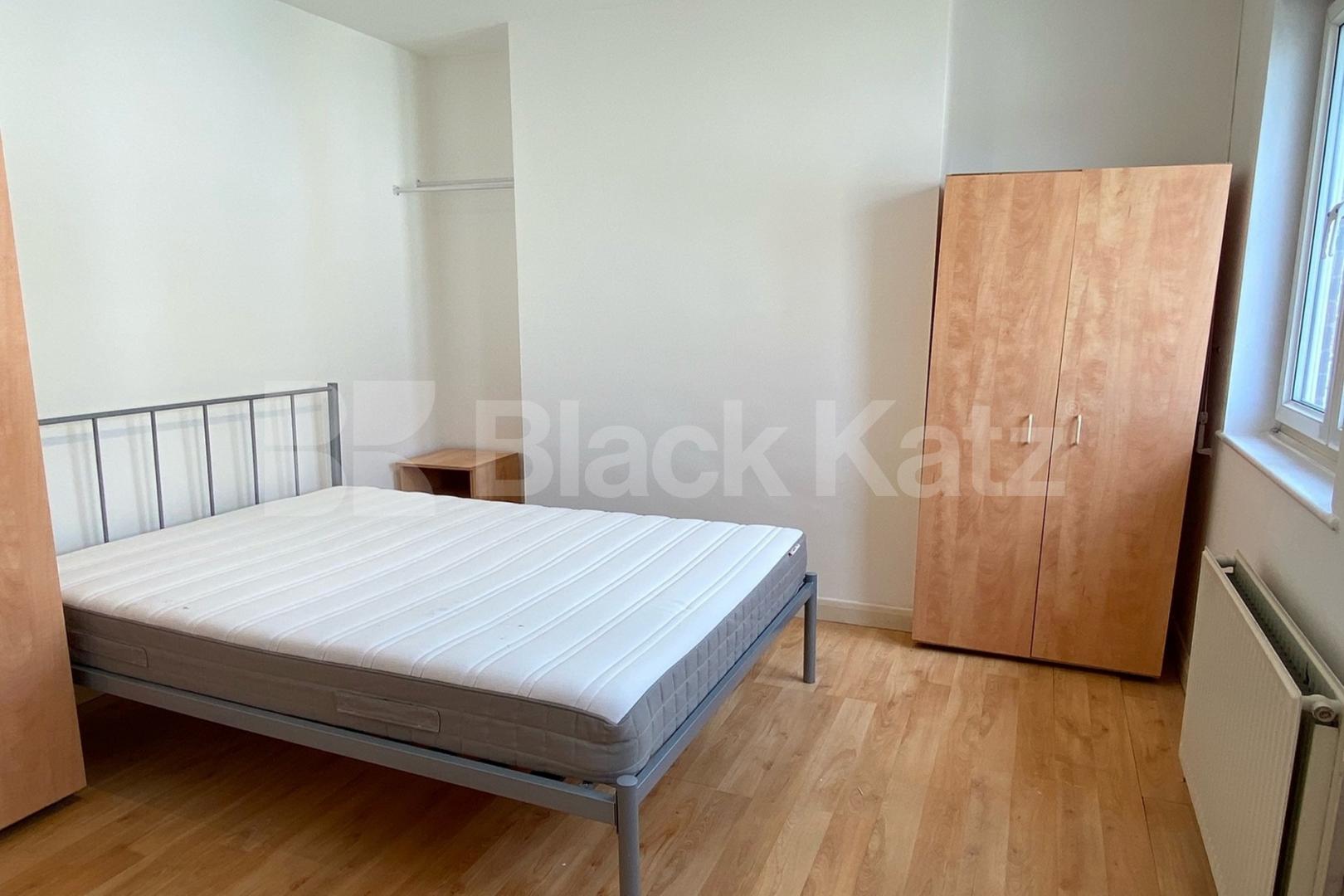 Superbly located duplex apartment moments from The Shard Kipling Street., London Bridge