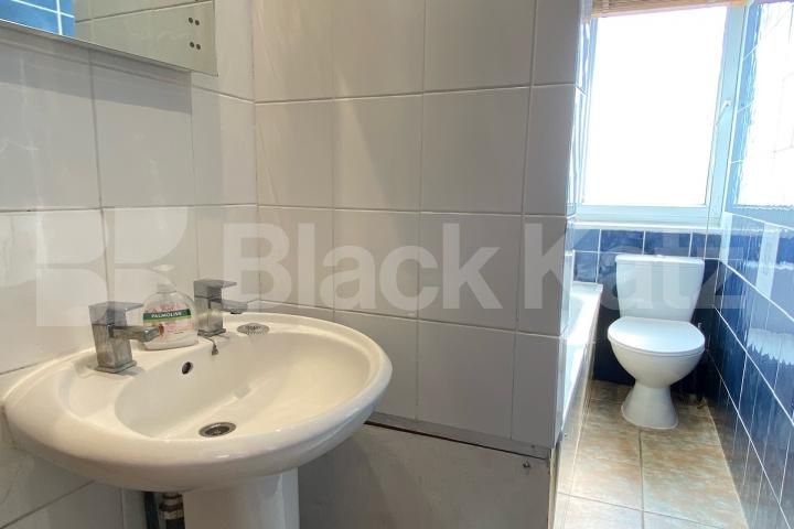 Superbly located duplex apartment moments from The Shard Kipling Street., London Bridge