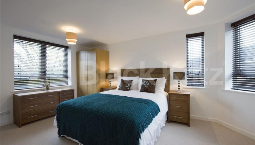 			NEW INSTRUCTION, 1 Bedroom, 1 bath, 1 reception Apartment			 Kew Bridge Court., Chiswick High Road.