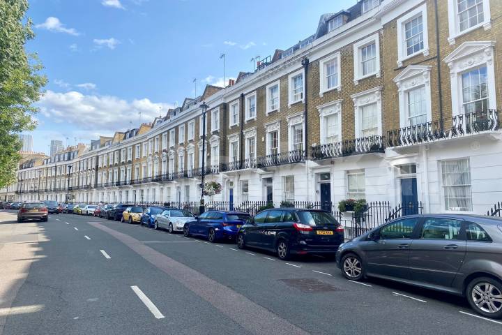 Stunning recently refurbished two bedroomed garden flat  Tachbrook Street, Pimlico / Victoria