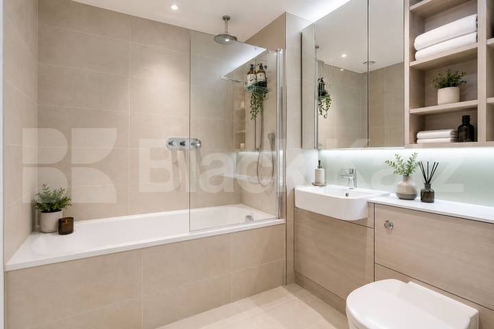 Luxury Two Bedroom Apartment with Concierge, Gym & Olympic Park Views Glass House Gardens, Stratford