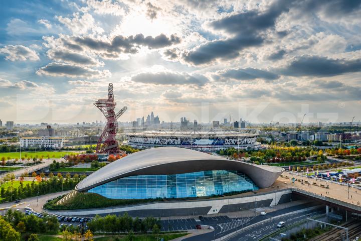 Luxury Two Bedroom Apartment with Concierge, Gym & Olympic Park Views Glass House Gardens, Stratford