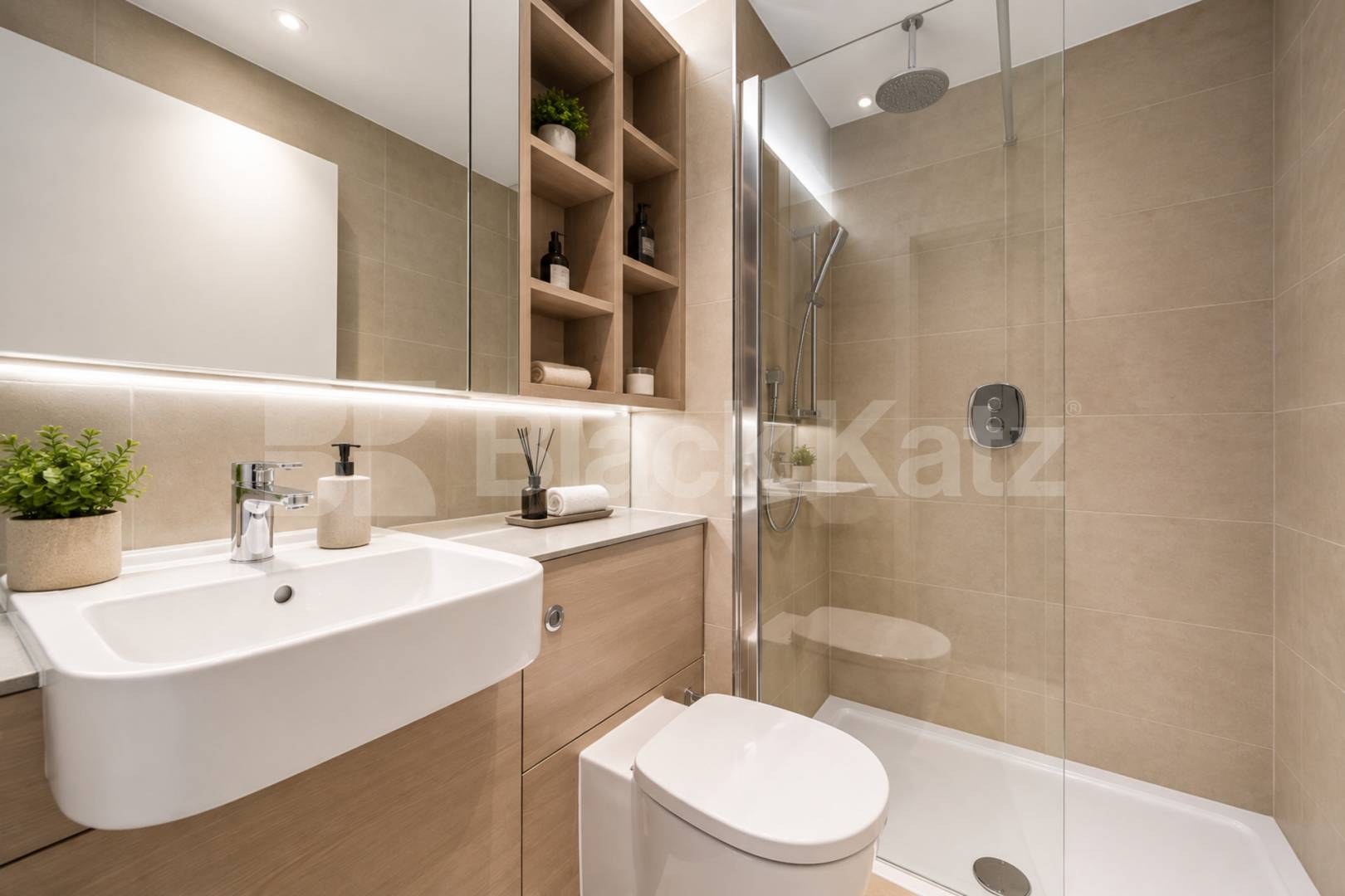Luxury Two Bedroom Apartment with Concierge, Gym & Olympic Park Views Glass House Gardens, Stratford