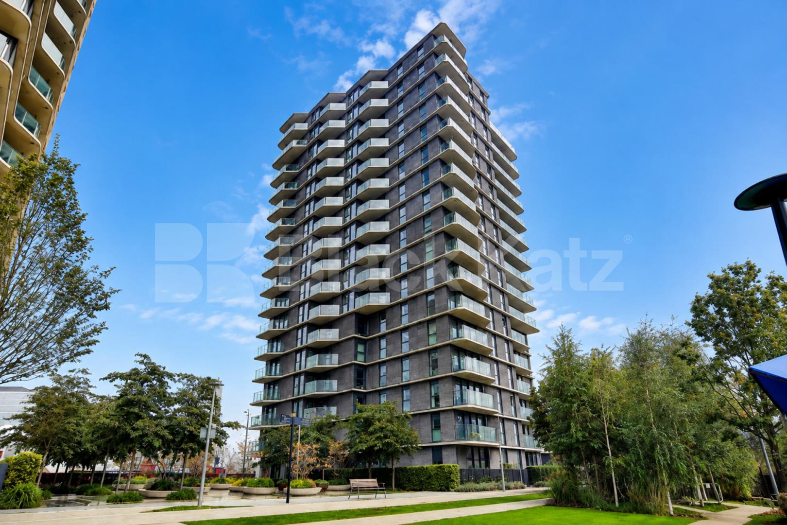 Luxury Two Bedroom Apartment with Concierge, Gym & Olympic Park Views Glass House Gardens, Stratford