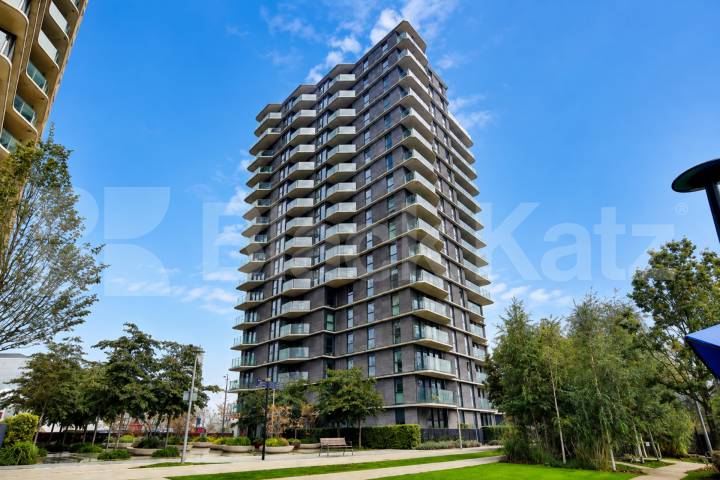 Stunning One-Bedroom Apartment in Glasshouse Gardens, Stratford E20 Glasshouse Gardens, Stratford
