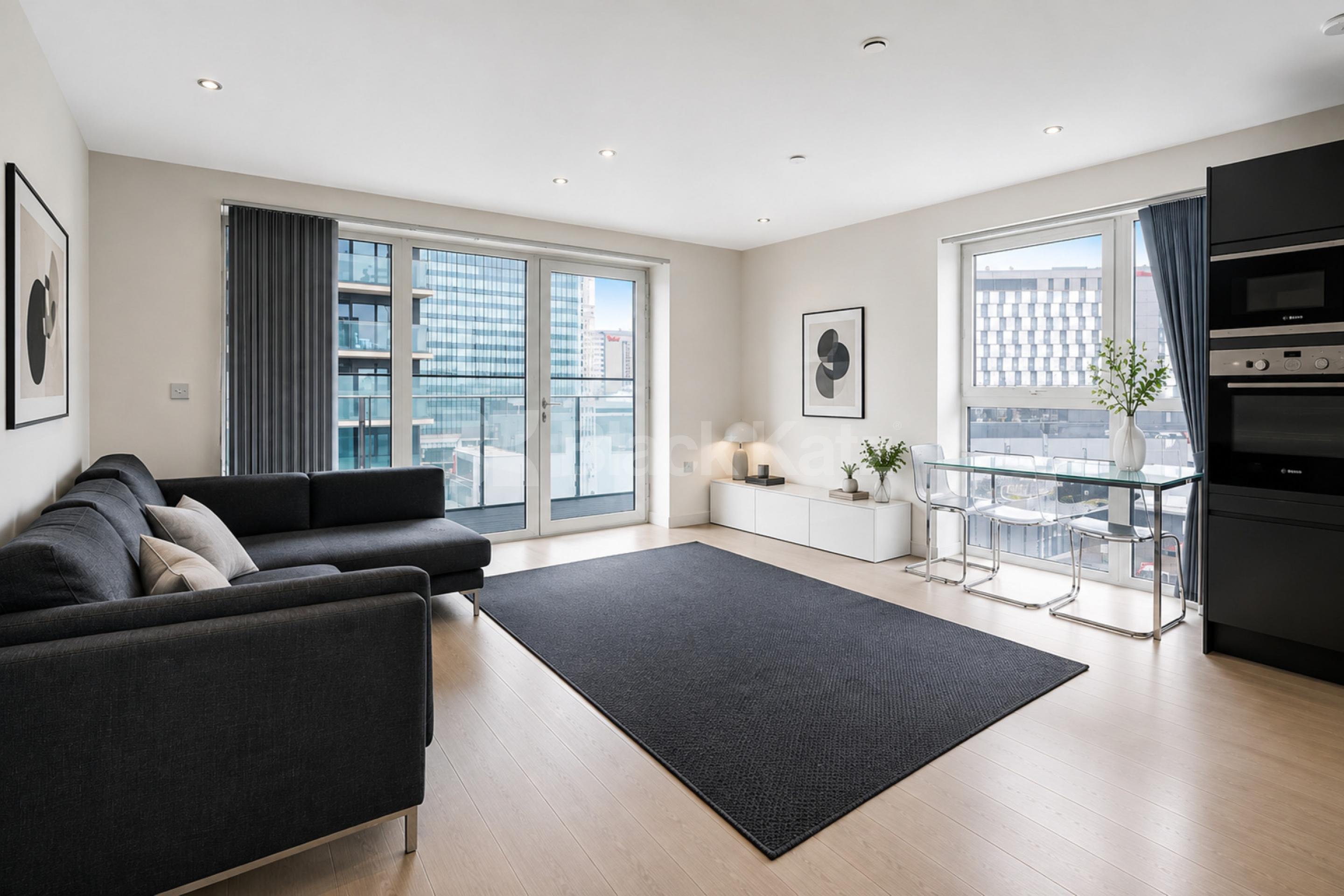 Luxury Two Bedroom Apartment with Concierge, Gym & Olympic Park Views Glass House Gardens, Stratford E20